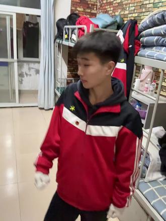 #指挥交通 #甩头卡点 宿舍有亿点堵@胖头鱼