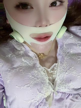 忙碌了一天躺下舒服一下,我的法宝多不#v脸神器