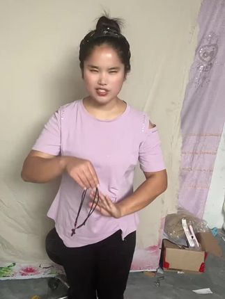 这个项链棉绳子可是和紧布拉脖子还挺受欢迎,弟兄姐妹都喜欢好看,纯玛瑙,但有证书