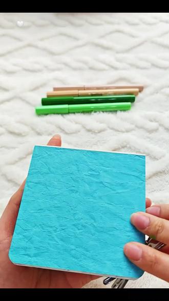 丙烯马克笔绘画——《梧桐树》
梧桐枝丫疯长,爱意贯穿心脏。风把少年心事吹得滚烫,你一抬头,整个夏天都为你明亮。
一直想画一个关于《某某》的画作,最后选择了画梧桐树,希望看到画的你们都能感受到里面的爱意~
#跟着抖音学画画 #丙烯马克笔 #某某 #江添盛望 #梧桐大道