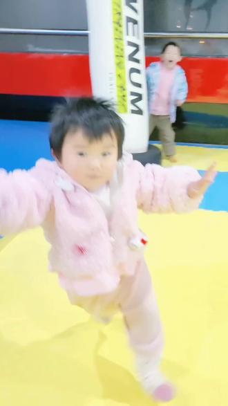 #周杰伦 #Jay #当头炮
记录:女鹅学会走路~