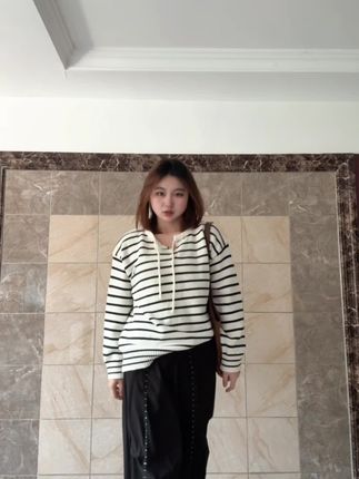 啊啊啊啊我太帅啦!#小个子穿搭 #条纹毛衣 #宽松显瘦 #入秋穿搭 #158小个子穿搭