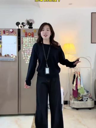 韩系斜肩2025秋冬时尚辣妹宽松针织衫设计感秋装女款爆款2025新款#韩系#辣妹#宽松#针织衫#设计感