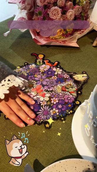 求问!玩拼豆治愈还是拼图治愈啊?L 先试一试拼图!从简单的开始!收了一幅小王子拼图,画面超级可爱!只有126片,听着王源的浪漫星球,拼着浪漫星球~~
🧩浪漫星球-126片-木质拼图-小王子拼图
#拼图 #小王子拼图 #解压玩具 #拼豆 #治愈系礼物