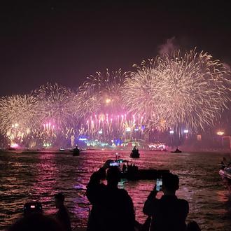 香港維多利亞港 #香港 #海边烟花 #上热搜 #看烟花本身就是一件浪漫的事 #我的抖音生活日记