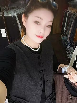 马夹三件套#新品穿搭 #谁穿谁好看 #每天穿搭分享喜欢美衣请关注我 #努力卖衣服的小姐姐 #穿衣显瘦 @抖音助力 @抖音电商小助理 @抖音电商 @DOαu十小助手