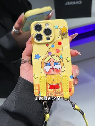 好喜欢这个奶乎乎小哭娃好可爱啊~小星星还会旋转~搭配挂绳尊嘟太阔爱啦 #手机壳 #星星人 #星星人手机壳 #种草