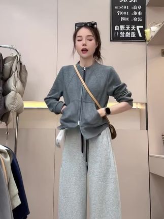 #显瘦穿搭 #保暖又好看 #面料柔软舒适