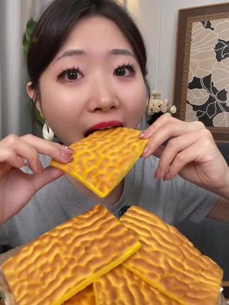 #虎皮蛋糕 像云朵一样软嫩的蛋糕,解馋饱腹,还不赶紧趁活动薅一斤!#蛋糕#零食推荐#早餐吃什么#蛋卷