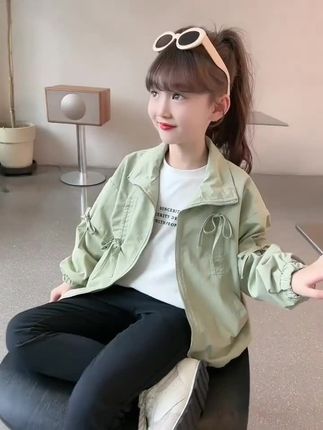 女童外套春秋款2024新款女童洋气时髦冲锋衣秋装女外套#穿搭搭配上衣#每日分享