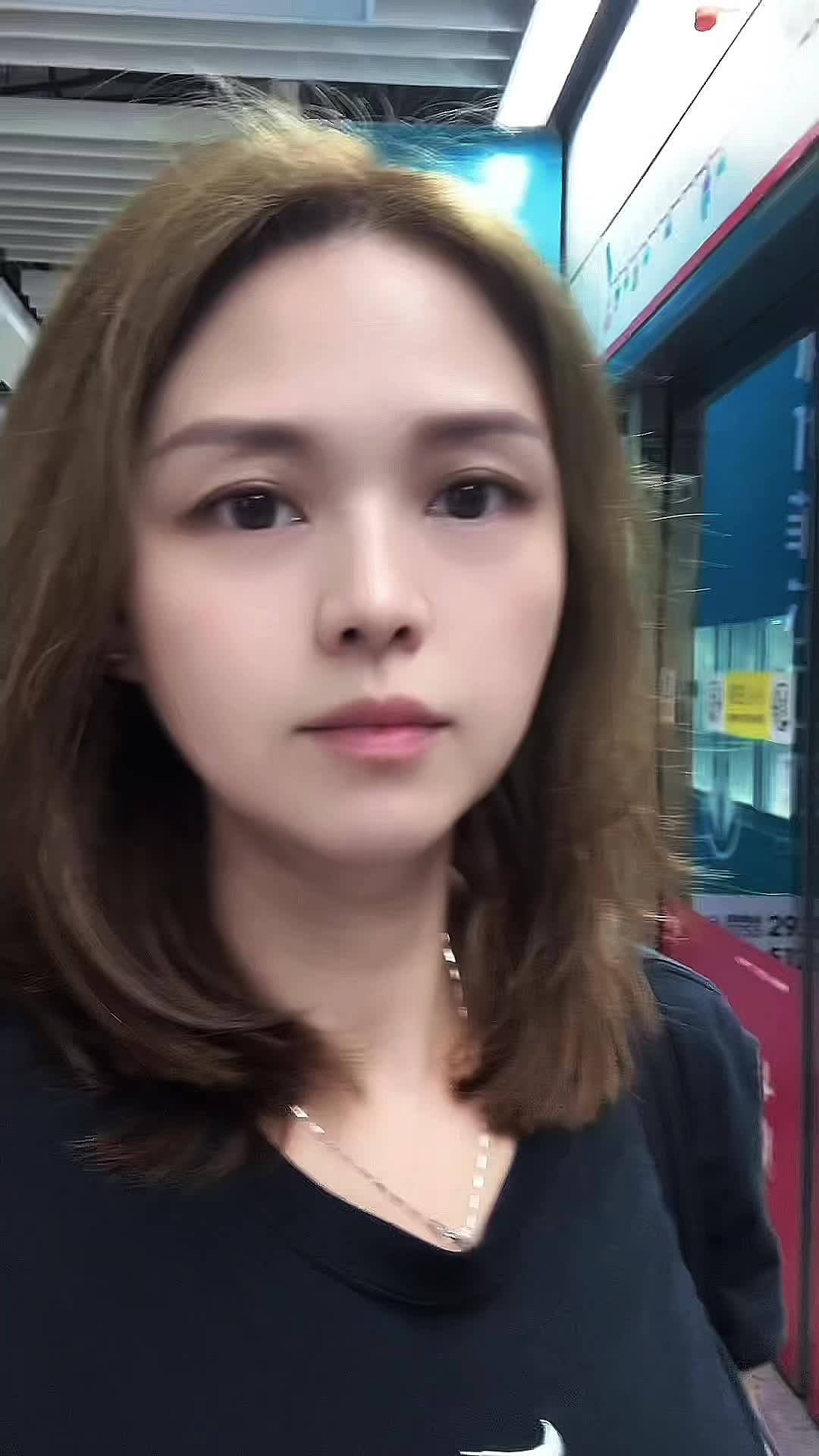 喜歡你的人很多,但我喜歡的人很少,只想有你一個就夠了,我只有一份愛,要麼不付出,要麼全部。#情感共鸣 #晚风心里吹 #林峯 #粵語經典