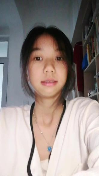 飞出去的子弹何时能变成和平鸽,那流星般的导弹又何时能变成烟花。#MOM #愿世界和平