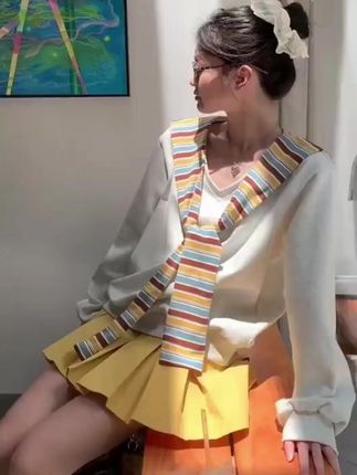 早秋必备!FOPJ韩系慵懒风V领条纹卫衣来袭 #早秋卫衣推荐 #设计感上衣 #设计感卫衣 #慵懒风卫衣 #慵懒风上衣