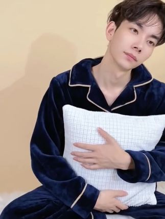 这个男士家居服睡衣,喜欢的家人们点左下角小黄车,一生难忘,橱