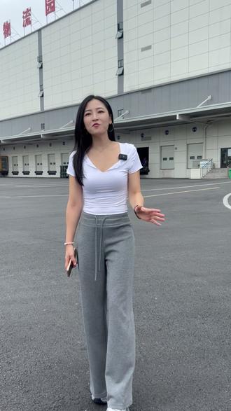 土猪和洋猪什么不一样呢? #助农 #黑土猪