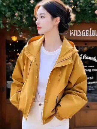 韩版2025春秋季多巴胺新款冲锋衣女休闲连帽外套个性减龄短款夹克#多巴胺新款 #夹克穿搭
