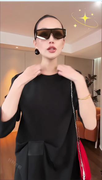 紫紫 P系皮标卫衣裙 三季暖绒经典褶位皮标卫衣裙#卫衣裙 #高级感穿搭 #我的过年穿搭准备好了 #分享我的年度穿搭 #年度穿搭开启新年时髦感