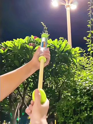 一瓶水的快乐,烟花水枪#水枪 #烟花水枪#夏天就是要玩水