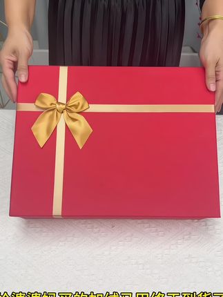 姐妹们,如果你冬天怕冷,暑假总是冰凉就来拍这件马甲吧!内里北极绒毛,360度覆盖整件马甲,保暖又亲肤亲肤,六个颜色六个尺码大,连小孩都可以穿#马甲 #马甲背心坎肩 #马甲外套推荐 #马甲内穿 #马甲外穿