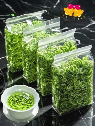 正宗贵州都匀毛尖绿茶新茶上市!#好喝不贵 都匀毛尖,贵州茶中珍品,位列中国十大名茶,亦是国家地理标志产品。生于都匀灵山云雾间,得天独厚的自然环境孕育出独特韵味。其外形紧细卷曲,白毫满披,嫩绿鲜亮如翠玉初绽。注入沸水,茶汤澄澈明亮,馥郁茶香袅袅升腾。轻啜一口,鲜爽滋味瞬间绽放,醇厚回甘萦绕舌尖,余韵悠长。富含茶多酚、氨基酸等营养成分,每一杯都匀毛尖,都是大自然馈赠的健康佳饮,令人沉醉于这极致的茶饮享受之中。#好物推荐🔥 #超便宜超划算 #都匀毛尖 #新茶上市