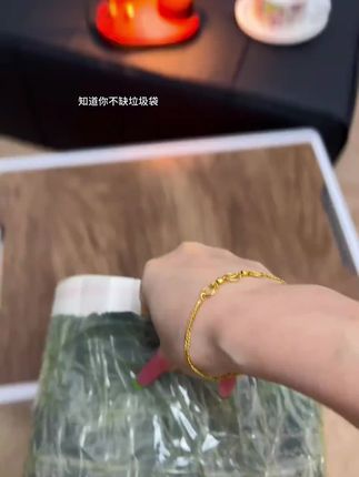知道你们都不缺垃圾袋!可它是免手撕的!用一个抽一个贼方便!加大加厚的尺寸质量是真的顶!新品尝鲜趁划算刷到快冲!#垃圾袋 #加大加厚垃圾袋 #免撕垃圾袋 #结实耐用