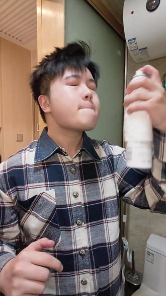 以为是普通水 喷完才知道这才是国货之光 #姿可颜喷雾 #补水保湿 #国货护肤 #换季护肤 #保湿喷雾推荐