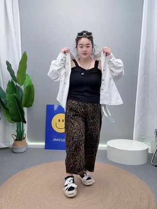 原来胖女生穿豹纹裤这么有感觉哦! 240斤可穿!#大码女装 #大码穿搭 #显瘦显高显腿长 #腿粗这么穿