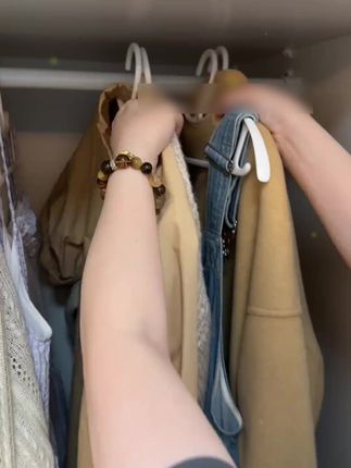 懒角落短颈衣架缩脖子省空间家用挂衣柜无痕防肩角滑矮晾大衣服撑
