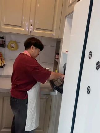 民以食为天,贪吃好吃也要吃的安心,现在的食品环境大家怎么看?#社会百态 #食品安全 #食品添加剂 #生活不易 #今日文案