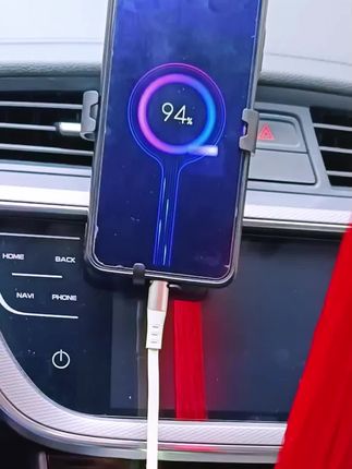 这是一款可以伸缩的快速车载充电器,充电快捷,不用的时候收纳也很方便。好用又方便,出门充电好帮手,快来试试吧,#车载充电器 #车载快充 #充电器 #可以伸缩的充电器