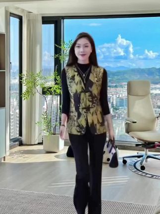双面穿马甲 新款国风新中式绣花马夹外套#时尚洋气 #双面穿马甲#马夹外套#谁穿谁漂亮