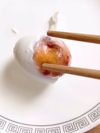 微山湖虾螺咸鸭蛋 原产地厂家直销,滋滋冒油! 微山湖放养麻鸭,主食小龙虾(虾头、虾钳)、田螺,食物链营养传递,红心多油,口感佳,不咸。#咸鸭蛋