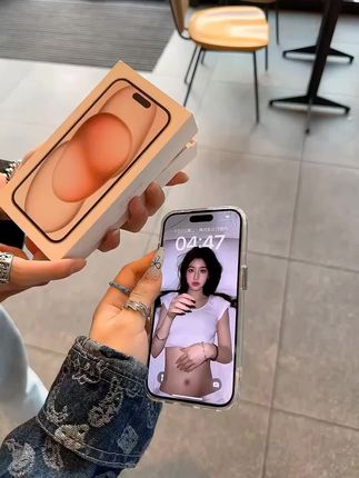 全型号久用不发黄的金属框透明壳,裸感散热还防摔,解决了硬壳不耐摔软壳发黄的缺点,tpu软包边超级防摔,背板还能放小卡,丝毫不沾指纹手汗!真正还原裸机手感!高级感拉满了 #不发黄透明手机壳 #这个手机壳真的长在我心巴上了  #高级又小众的手机壳推荐 #在抖音入手的好东西 #防摔手机壳