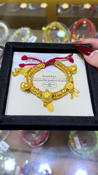 谁懂啊⁉️盘缠手链真的美到失语‼️温柔又显贵✨复古又精致👋🏻随手一戴就是千金大小姐既视感👍#黄金首饰 #黄金按克卖 #足金999 #百搭日常#日常