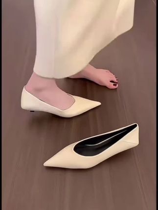 单鞋女2024新款春秋气质中跟小跟鞋子黑色百搭法式浅口细跟尖头鞋#尖头鞋 #细跟高跟鞋 #百搭鞋子