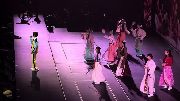 总要热爱点什么吧 #音乐现场 #徐良 #客官不可以 #苏州演唱会#演唱会