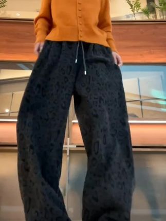 高腰显瘦灰色豹纹休闲裤#休闲穿搭#减龄穿搭#简约穿搭#气质穿搭#减龄穿搭