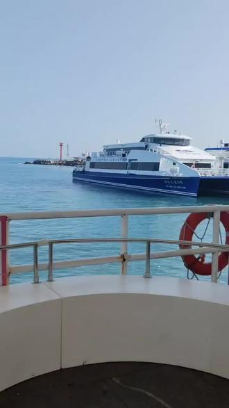 坐这个船🚢像过山车,晕船的一定要注意,蜈支洲岛人太多了,一定要避开旺季