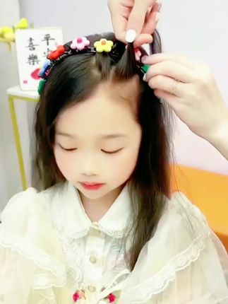 可以戴着旅游的发箍!防滑不易掉的发箍,给女儿夏天带来清爽…#创作灵感 #儿童编发 #小女孩发型简单扎法 #编发发箍 #骗你生女儿 @DOU+小助手 @DOU+上热门
