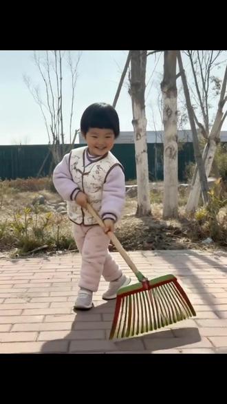 #这样的萌娃跳舞你们喜欢吗 哈哈,灵活的小胖子