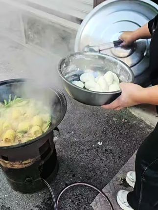 生活自带精彩😜 #朝鲜#朝鲜旅游#朝鲜食品#鸭绿江@所有人@朝鲜边境贸易@朝鲜加工@旅游@食品