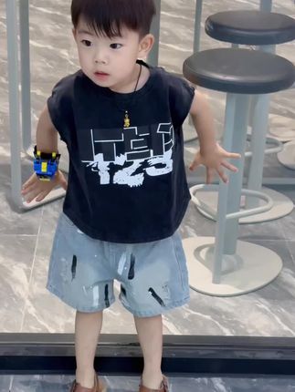 天气好就晒晒儿子👦#夏季穿搭 #潮童穿搭 #男宝穿搭 #骗你生儿子 #儿童日常穿搭