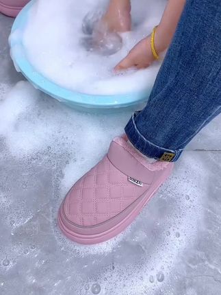 天冷了,姐妹们你们要的防水防滑加厚包跟皮面#棉拖鞋 来了,做饭能穿、洗衣服能穿,外出能穿,轻便舒适#超便宜超划算 #鞋子