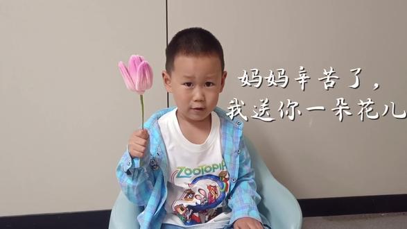 乐乐小朋友和同学想对妈妈说:母亲节快乐!妈妈你最漂亮 #创作者中心 #创作灵感 #母亲节快乐#母亲节手势舞 #母亲节礼物 @不渝 @抖音创作灵感 @抖音