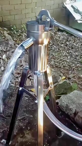 不锈钢压水井手摇压水泵农村老式手动摇水机井水手压吸水抽水泵器#手摇压水泵#手压吸水器 #手动吸水器 #压水泵 #家用压水器