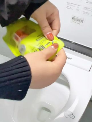#创作灵感 智能马桶也能用,充一次相当于清洁一次马桶,很适合不想天天刷马桶的人。#卫生间好物#马桶清洁剂推荐 #马桶挂篮
