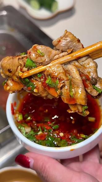 海底捞x三角洲行动!吃海底捞三角洲联名双人餐,有机会获得实体房卡周边!#海底捞大红 #海底捞 #海底捞三角洲行动联名攻略#三角洲行动 #周边