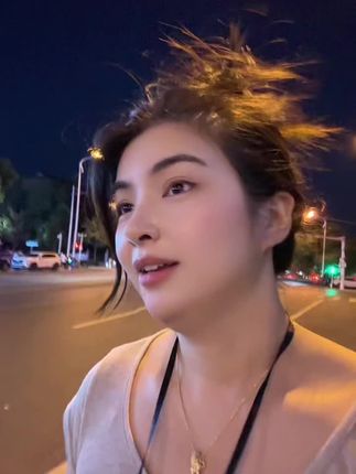 真的是太热太热了#户外散步 #手持风扇