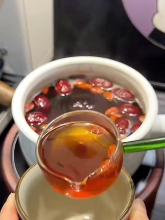 女人要学会好好爱自己,给自己泡上这个#姜枣茶  每天一杯真的很不错#红糖姜枣茶 #红枣