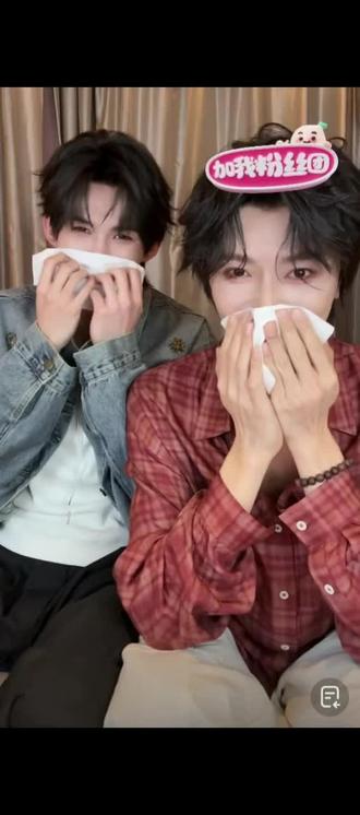 你俩嘎嘎乐啥?#云熠 #云旗 #搞笑 #郝熠然 #云熠星河 我们听不懂没关系,你们开心就好。😊